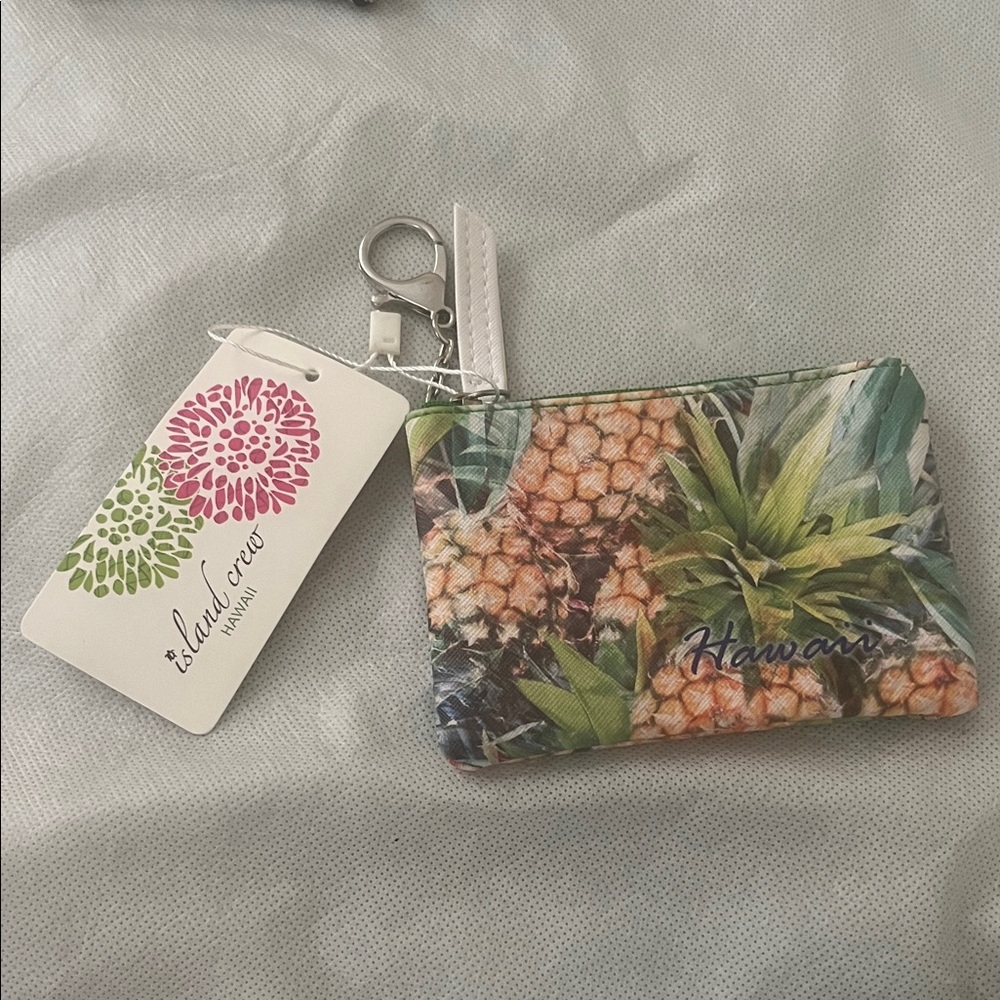Island Crew Hawaii Pineapple Print Coin Purse keychain
